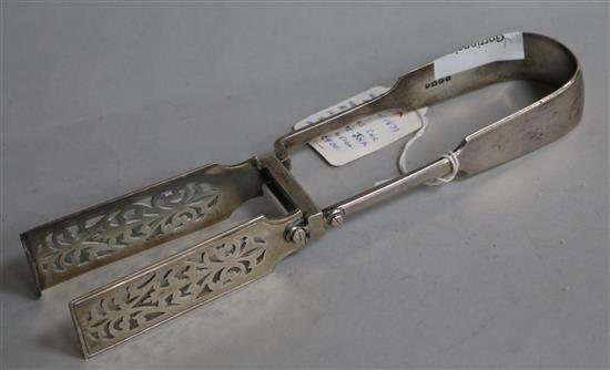 A pair of Victorian silver asparagus tongs, 1872,	 22.8cm.